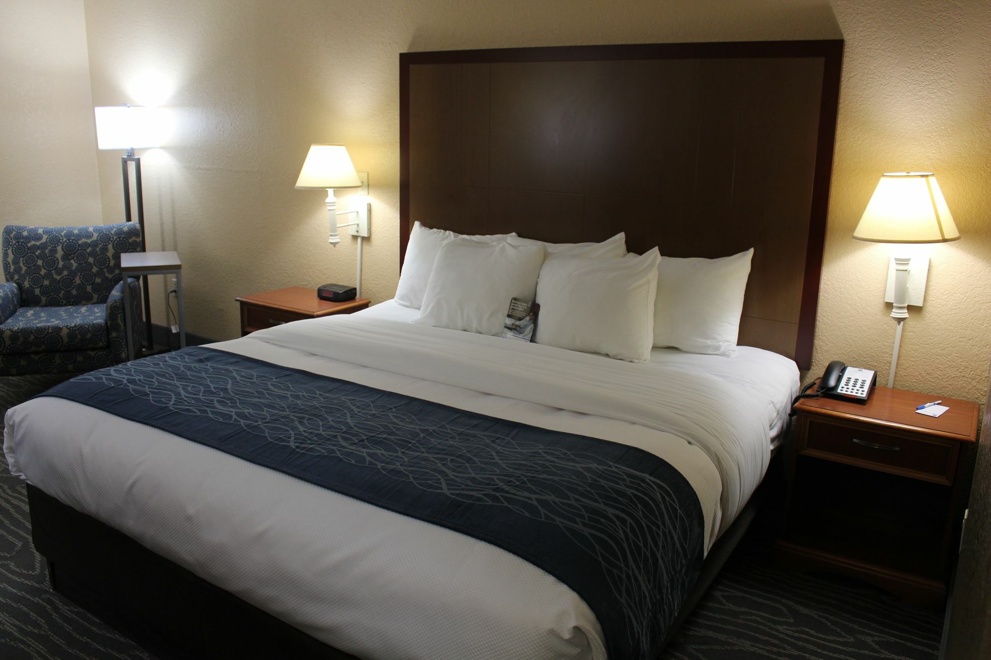Comfort Inn & Suites Near Six Flags & Medical Center San Antonio Exterior foto